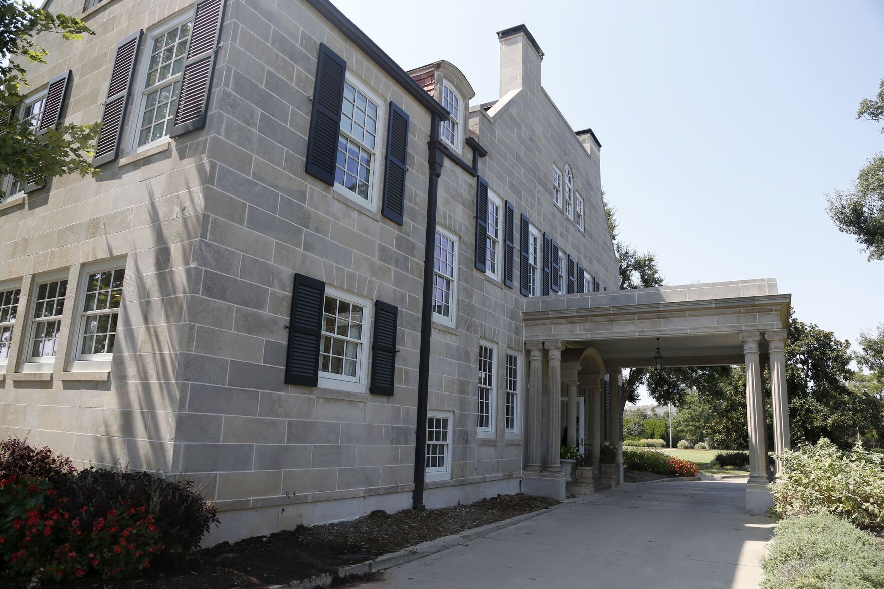 Gov Mansion